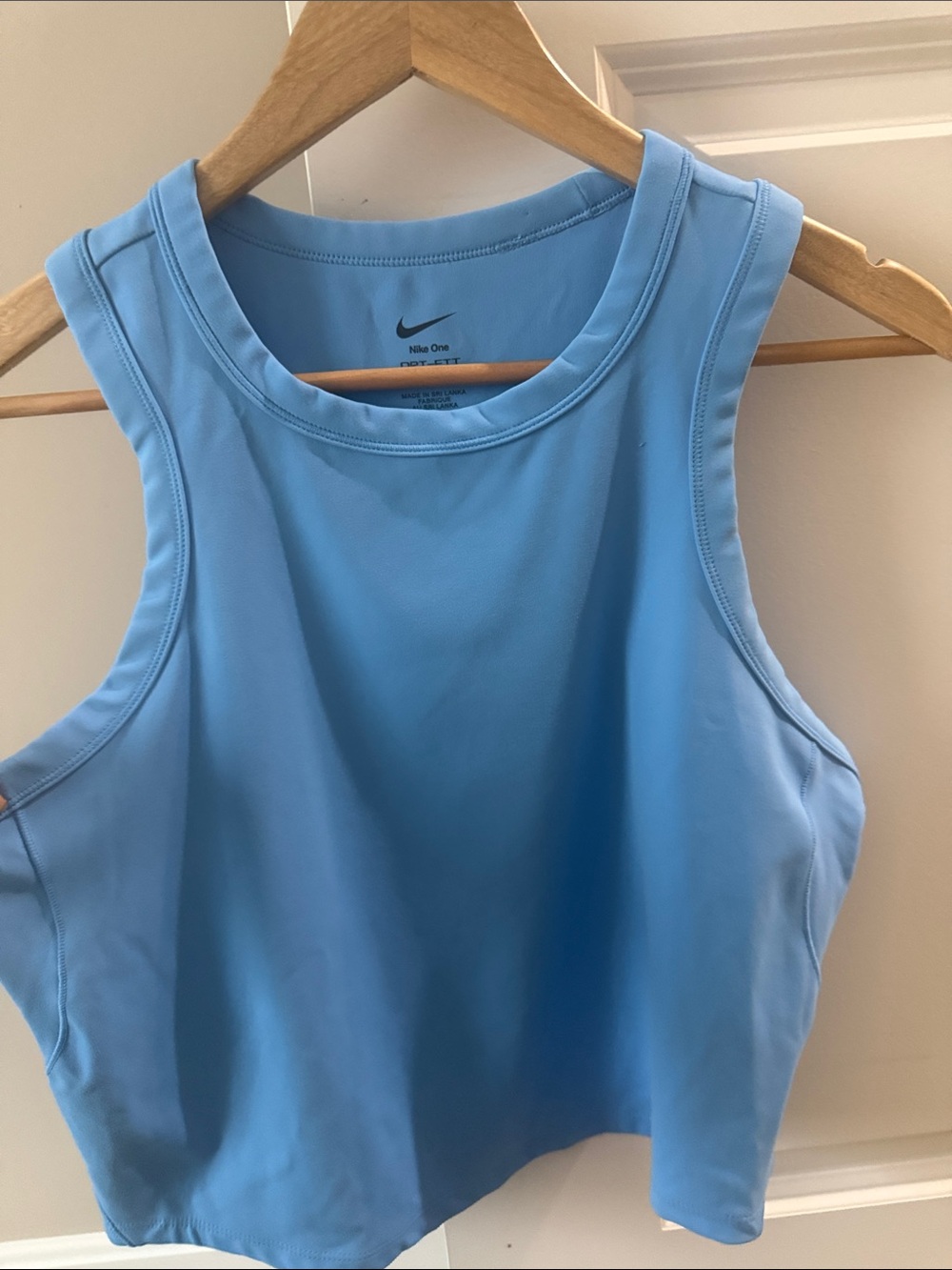Nike cute Women’s Blue Athletic Tank Top cropped size XL